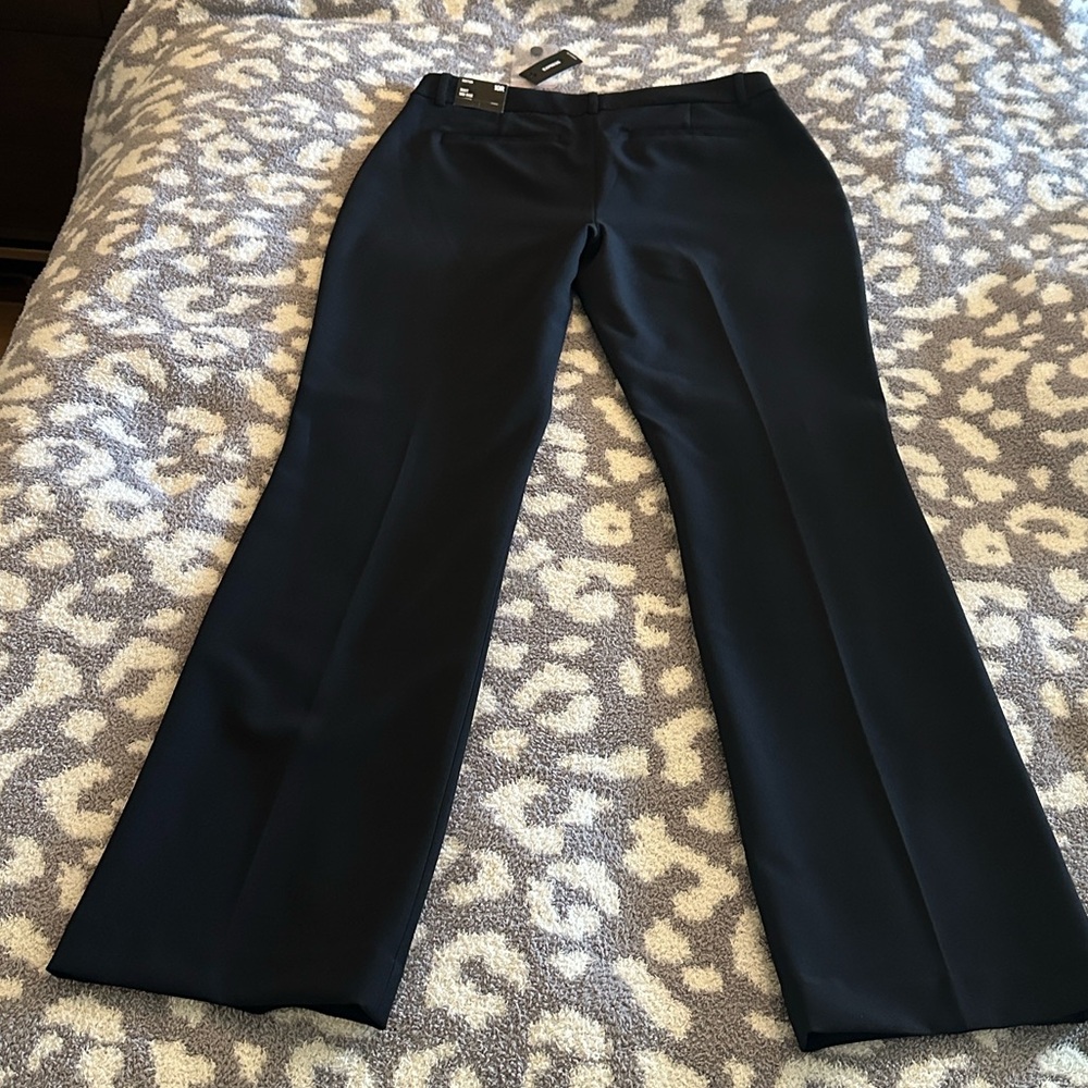NWT! Editor Studio Stretch Twill Mid Rise
Bootcut Pant- Pitch Black - Picture 8 of 9